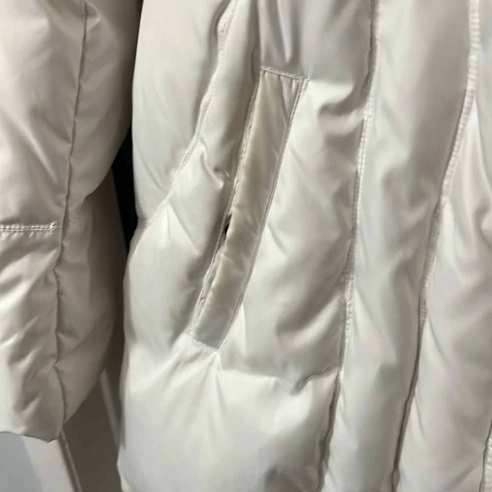 White puffer jacket with removable hood - Picture 5 of 8